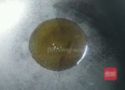 Illustration of how to make stir-fried twice-cooked pork with fragrant dried vegetables 6