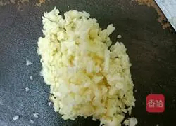 Illustration of how to make bean sprouts and vermicelli in white pot 4