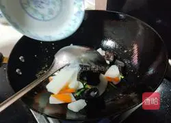 Illustration of how to make fried yam fish fillets 8