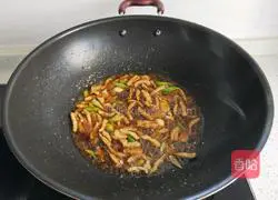 # Northeast# Sauerkraut-fried pork recipe illustration 5