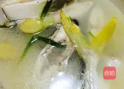 Illustration of how to cook fish in water 5