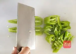 Illustration of how to make fried sausage with pepper 4