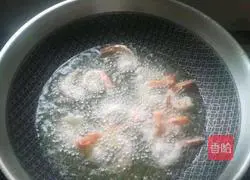 Illustration of how to make pineapple shrimp balls 6