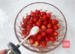 Illustration of making homemade strawberry wine 2