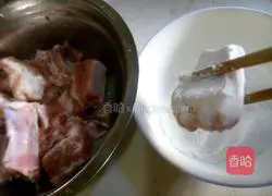 Illustration of how to cook braised short ribs with plum and chestnuts 5