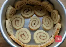 Illustration of how to make cake roll cheese mousse 12