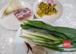 Illustration of how to make stir-fried pork belly with winter bamboo shoots, pickled cabbage 1