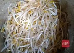 Illustration of how to make boiled pork slices 1