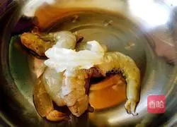 Illustration of how to make Kung Pao Shrimp Balls 2