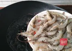 Illustration of how to make boiled shrimp 7