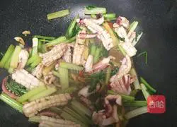 Illustration of how to make fried squid with celery 14