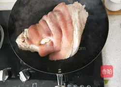 Illustration of how to grill pork knuckle 8