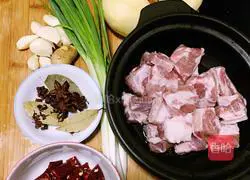 Illustration of Sichuan style potato braised pork ribs 1