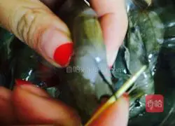 Shrimp in tomato sauce.Illustration of how to make it 2