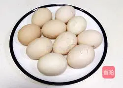 Illustration of how to make brown sugar tea eggs 3