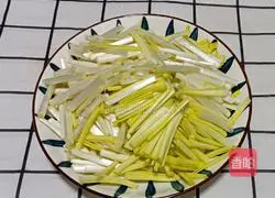 Illustration of how to make garlic-yellow fried squid tentacles 2