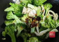 Illustration of how to make stir-fried tripe with broccoli 6
