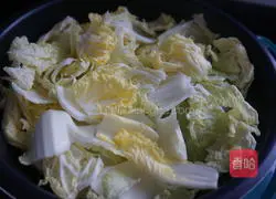 Illustration of how to cook herring with cabbage 5