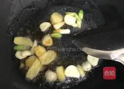 Illustration of how to make chestnut roast chicken 5