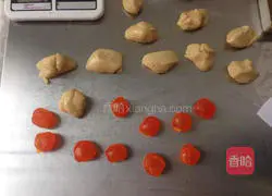 Illustration of how to make Cantonese bean paste and egg yolk mooncakes 8