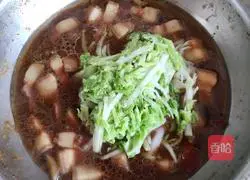 Illustration of braised pork and cabbage vermicelli 11