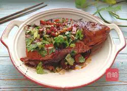 Illustration of how to cook fish stewed with bean curd 11