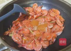 Illustration of how to make braised shrimp in oil 8