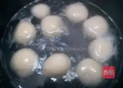 Illustration of how to make pumpkin soup balls 6