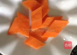 Illustration of how to cook twice-cooked pork with cabbage 4