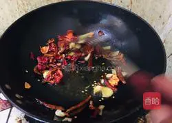 Illustration of how to make crispy crucian carp 5