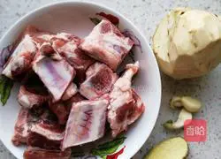 Illustration of how to make steamed pork ribs with sweet potatoes 1