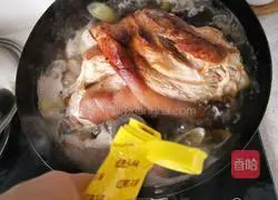 Illustration of Braised Pork Knuckles 14