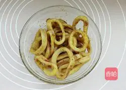Illustration of how to make squid rings 2
