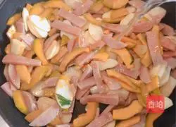 Illustration of how to make ham, fried yam and pumpkin 8