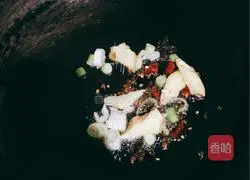 Illustration of how to make stir-fried spicy chicken (Shandong cuisine) 3