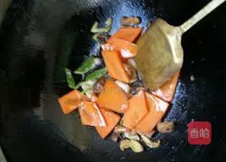 Illustration of how to make crispy pork slices 7