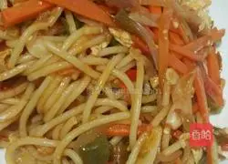 Illustration of how to make vegetarian fried pasta 8