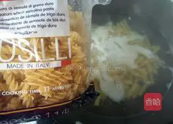 Illustration of how to make assorted meatballs with spiral pasta 13