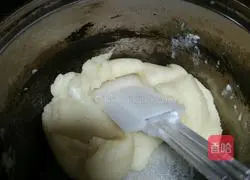  Illustration of how to make German chocolate puff tart 3