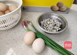 Illustration of how to make clams with scrambled eggs 1