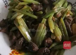 Illustration of how to make fried sea cucumber with celery 6