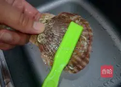 Illustration of how to make garlic vermicelli scallops 3