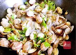 Illustration of how to make spicy ginger and scallion pancake 7