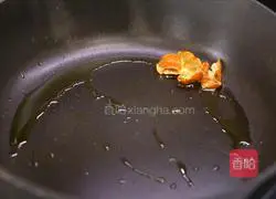 Illustration of how to cook yellow croaker in sauce 6