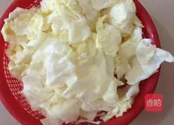 Illustration of how to cook twice-cooked pork with cabbage 3