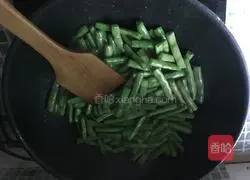 Illustration of how to make stir-fried green beans with minced meat 4
