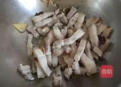 Illustration of how to make pork belly stewed with potatoes 3