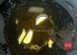 Illustration of mushroom stewed chicken 4