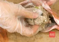 Illustration of how to make fried and stuffed dace fish every year 8