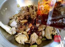 Illustration of how to make spicy chicken nuggets 7